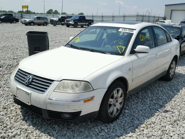 WVWRH63B13P197126 - 2003 VOLKSWAGEN PASSAT GLX WHITE photo 2