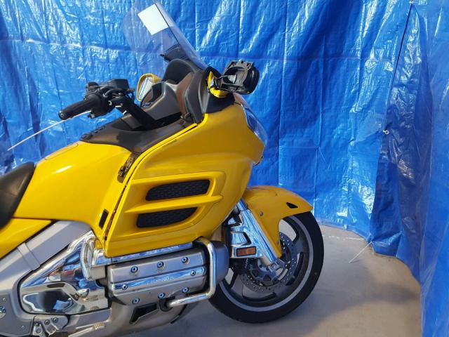 1HFSC47H9AA903929 - 2010 HONDA GL1800 YELLOW photo 5