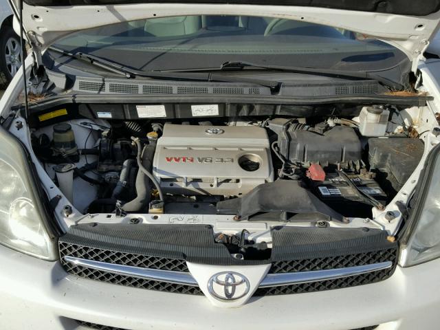 5TDZA22C04S050407 - 2004 TOYOTA SIENNA XLE WHITE photo 7