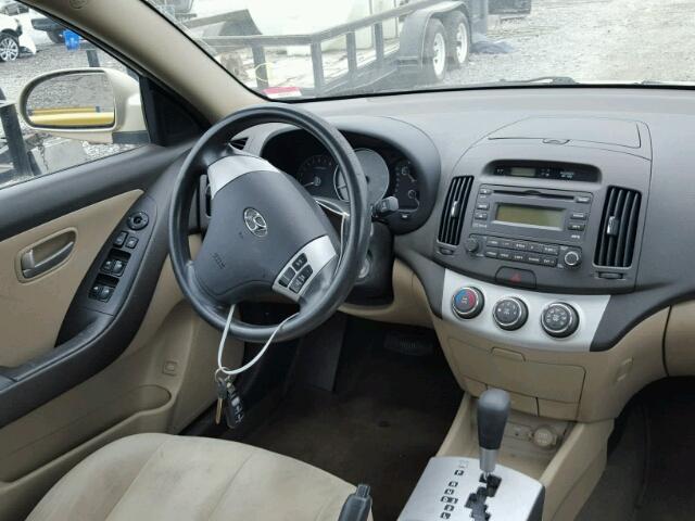 KMHDU46D08U491256 - 2008 HYUNDAI ELANTRA GL GOLD photo 9