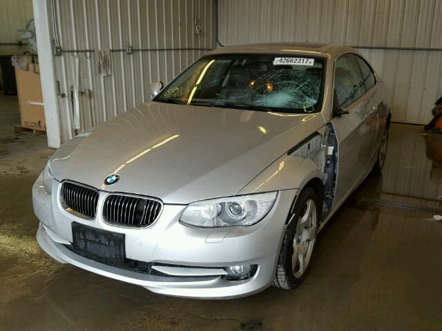 WBAKF3C52BE567989 - 2011 BMW 328 SILVER photo 2