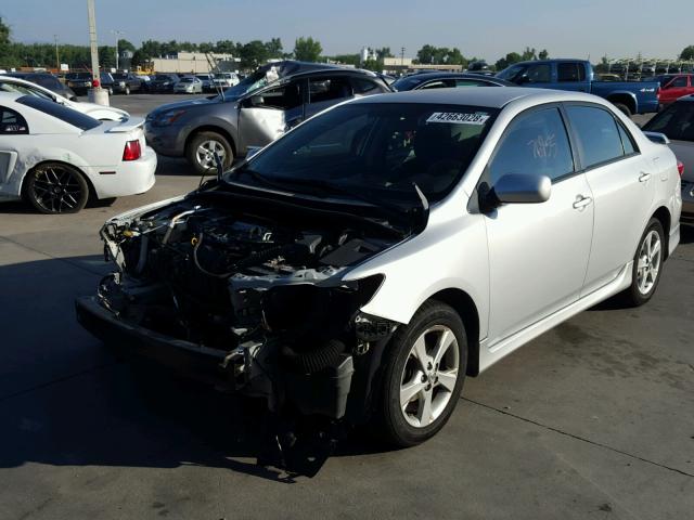 2T1BU4EE5DC103158 - 2013 TOYOTA COROLLA S SILVER photo 2