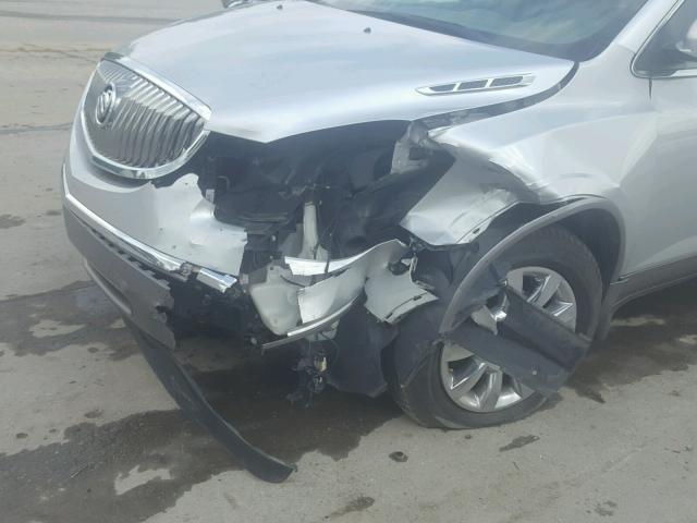 5GAKRBED9BJ363529 - 2011 BUICK ENCLAVE CX SILVER photo 9