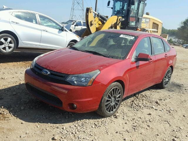 1FAHP3GN7AW125681 - 2010 FORD FOCUS SES RED photo 2