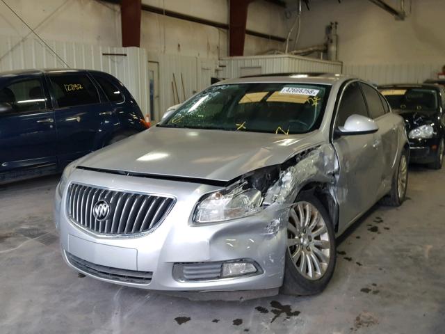 W04GU5GC8B1038597 - 2011 BUICK REGAL CXL SILVER photo 2