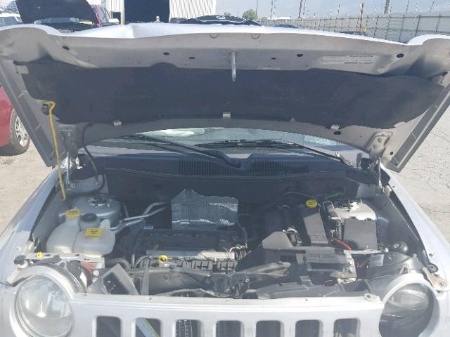 1J8FT470X8D773604 - 2008 JEEP COMPASS SP 银色 照片 7