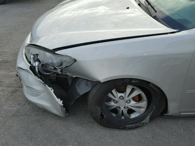 4T1BF32K55U605859 - 2005 TOYOTA CAMRY LE 银色 照片 9