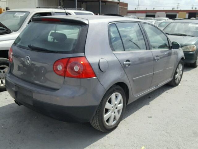 WVWDB71K29W050882 - 2009 VOLKSWAGEN RABBIT GRAY photo 4