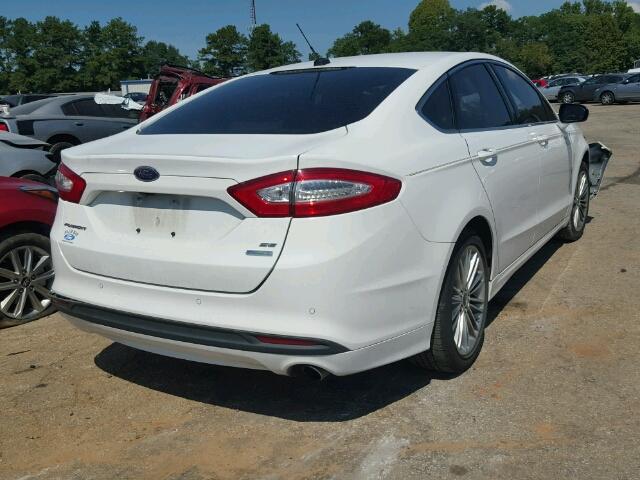 3FA6P0HR2DR356891 - 2013 FORD FUSION SE WHITE photo 4