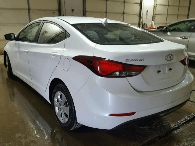 5NPDH4AE1GH758907 - 2016 HYUNDAI ELANTRA SE WHITE photo 3