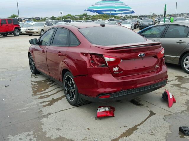 1FADP3F28DL381372 - 2013 FORD FOCUS RED photo 3