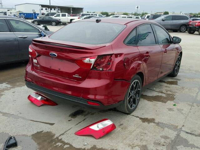 1FADP3F28DL381372 - 2013 FORD FOCUS RED photo 4