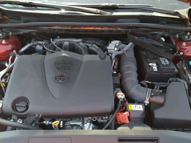 4T1BZ1HKXJU502563 - 2018 TOYOTA CAMRY XSE RED photo 7