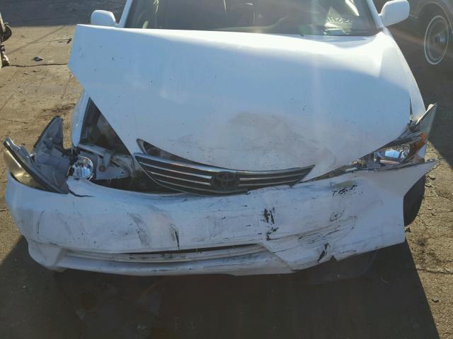 4T1BE32K75U535123 - 2005 TOYOTA CAMRY LE WHITE photo 7
