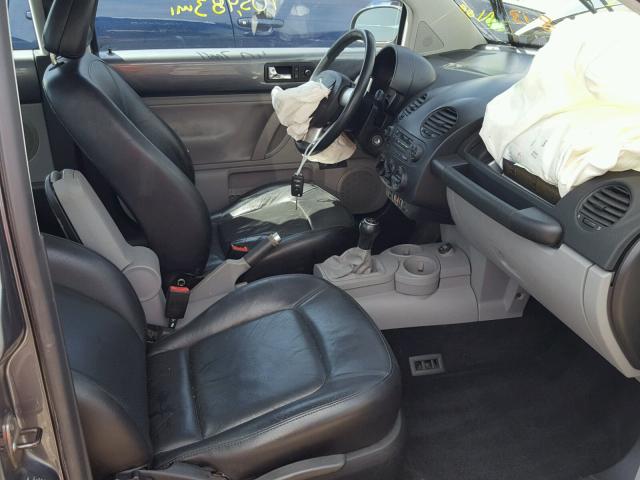 3VWCP21C22M432034 - 2002 VOLKSWAGEN NEW BEETLE 灰色 照片 5