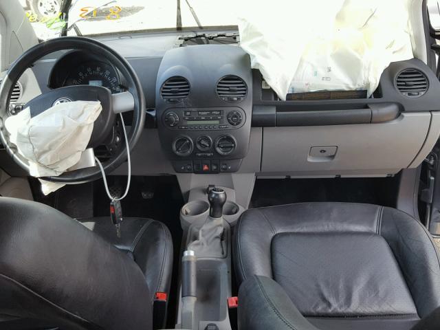 3VWCP21C22M432034 - 2002 VOLKSWAGEN NEW BEETLE 灰色 照片 9