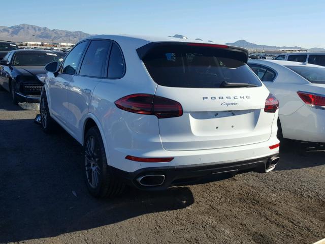 WP1AA2A20HKA86812 - 2017 PORSCHE CAYENNE WHITE photo 3