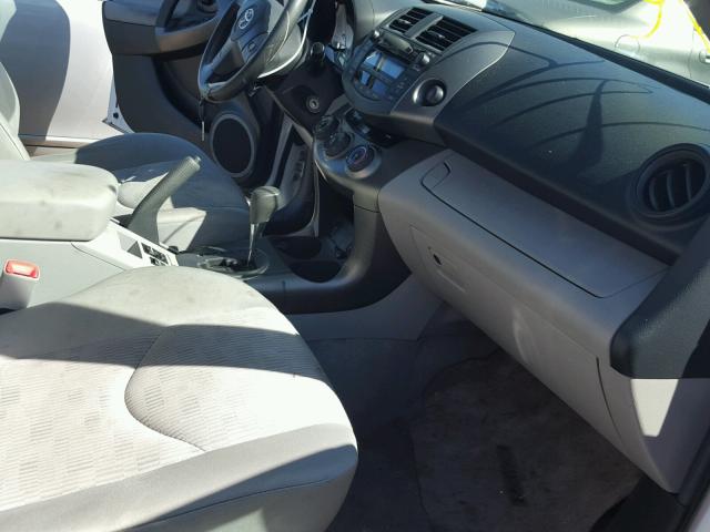 2T3BF4DV8BW173333 - 2011 TOYOTA RAV4 白色 照片 5