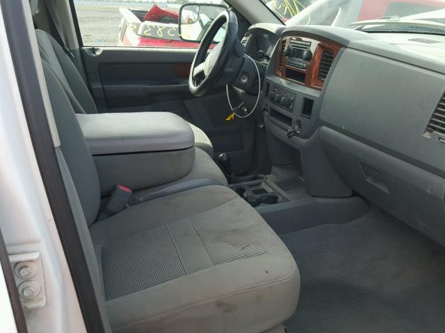 1D7KS28D96J193053 - 2006 DODGE RAM 2500 S WHITE photo 5