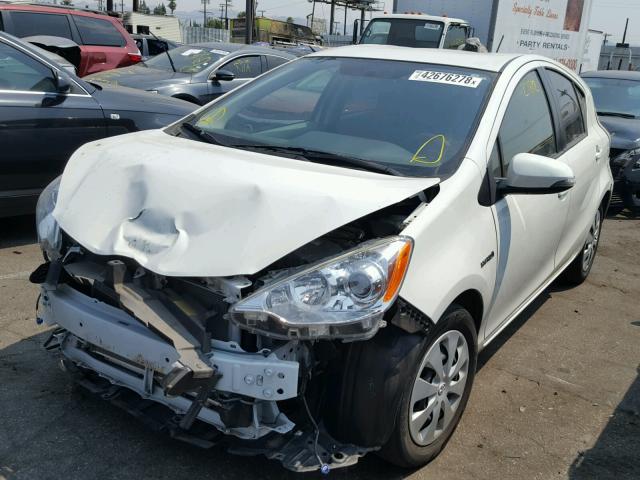 JTDKDTB34E1062461 - 2014 TOYOTA PRIUS C WHITE photo 2