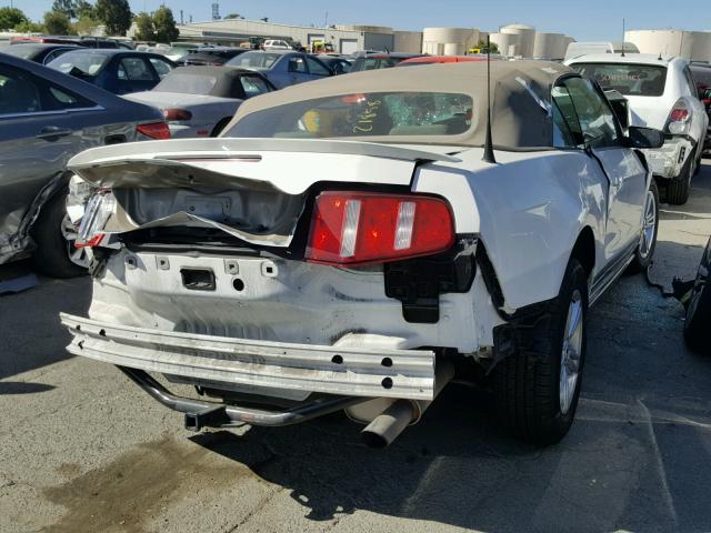 1ZVBP8EN4A5167826 - 2010 FORD MUSTANG WHITE photo 4