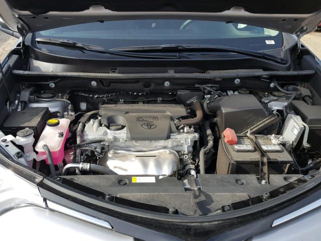 2T3WFREV9JW412402 - 2018 TOYOTA RAV4 ADVEN SILVER photo 7