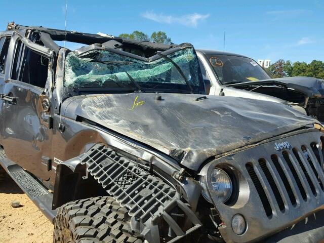 1C4BJWDG7HL606597 - 2017 JEEP WRANGLER U GRAY photo 9