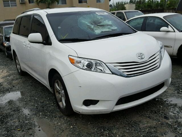 5TDKZ3DC2HS783870 - 2017 TOYOTA SIENNA LE WHITE photo 1