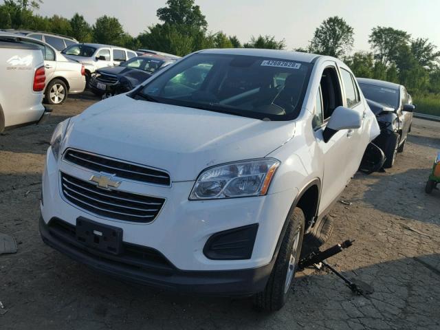 KL7CJPSB1FB087581 - 2015 CHEVROLET TRAX 1LS WHITE photo 2