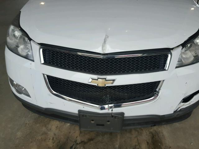 1GNLRFED3AS139697 - 2010 CHEVROLET TRAVERSE L WHITE photo 9