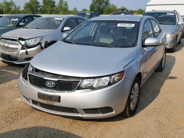 KNAFU4A28A5066979 - 2010 KIA FORTE EX SILVER photo 2