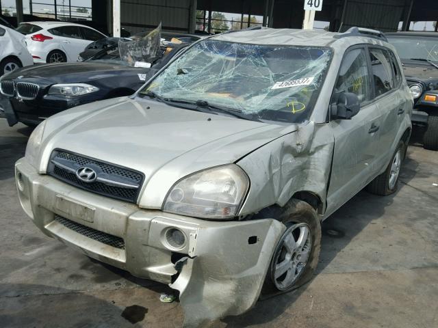 KM8JM12B18U813778 - 2008 HYUNDAI TUCSON GLS GOLD photo 2