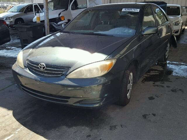 4T1BE32K23U644392 - 2003 TOYOTA CAMRY LE GREEN photo 2