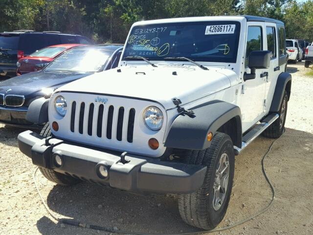 1C4BJWDG8CL222644 - 2012 JEEP WRANGLER U WHITE photo 2