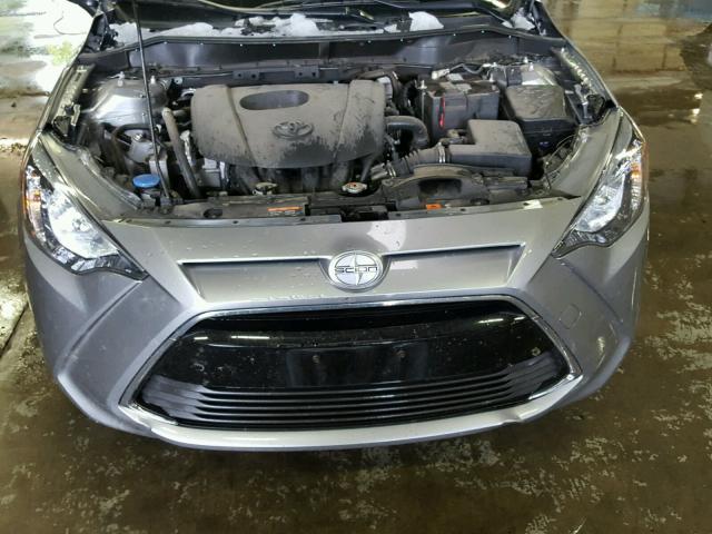 3MYDLBZV0GY135399 - 2016 TOYOTA SCION IA SILVER photo 7