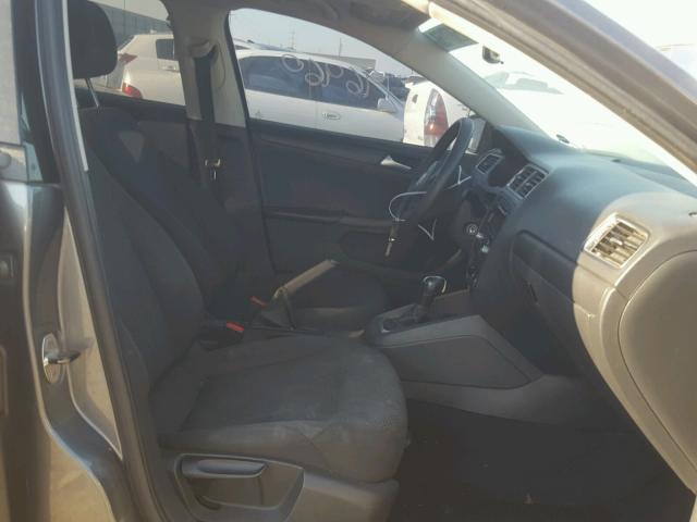 3VW2K7AJXDM213721 - 2013 VOLKSWAGEN JETTA BASE Գրաֆիտ լուսանկար 5