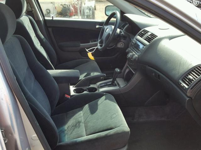 1HGCM56754A004985 - 2004 HONDA ACCORD SILVER photo 5