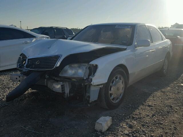 JT8BH28F0Y0173663 - 2000 LEXUS LS 400 WHITE photo 2