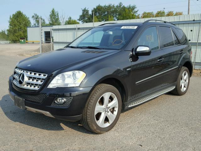 4JGBB25E89A522977 - 2009 MERCEDES-BENZ ML BLACK photo 2