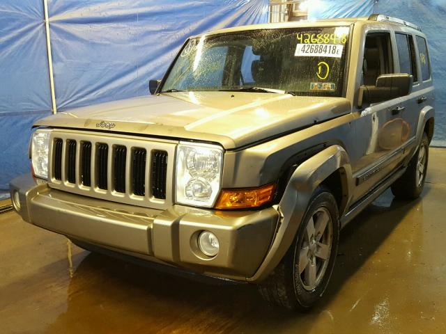 1J8HG48K96C309624 - 2006 JEEP COMMANDER TAN photo 2