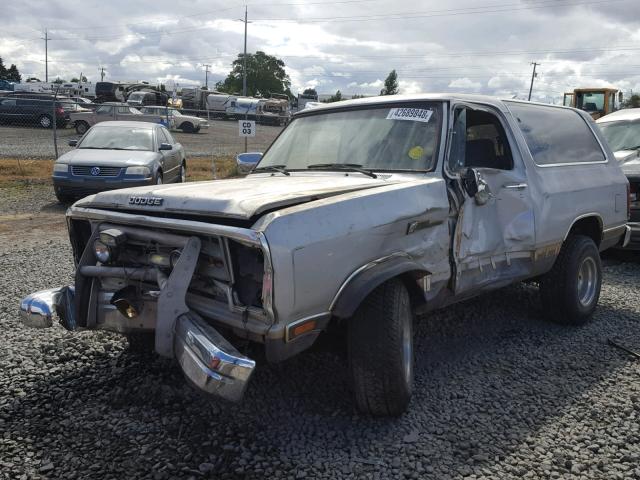 3B4GM17Z1LM056718 - 1990 DODGE RAMCHARGER SILVER photo 2