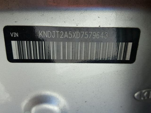 KNDJT2A5XD7579643 - 2013 KIA SOUL SILVER photo 10