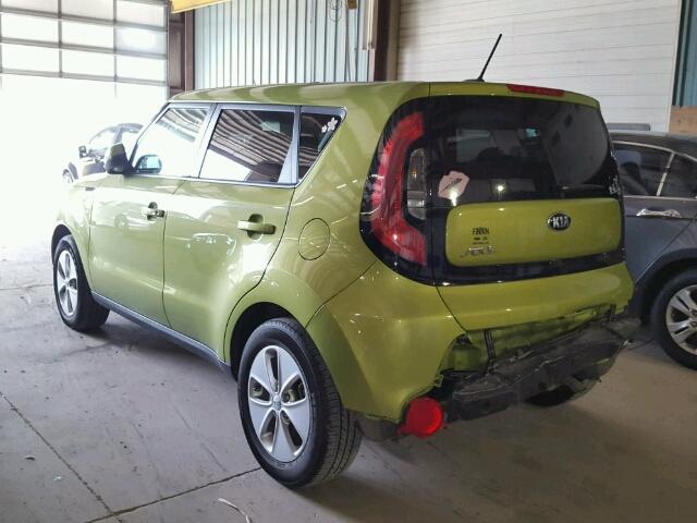 KNDJN2A25G7839175 - 2016 KIA SOUL GREEN photo 3