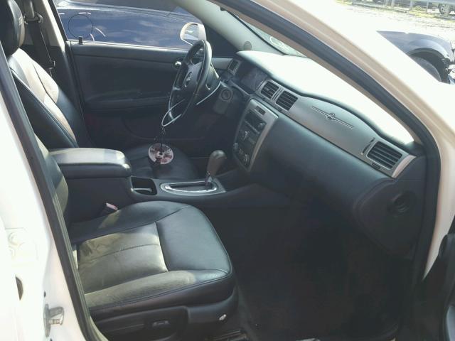 2G1WD58C189219361 - 2008 CHEVROLET IMPALA SUP 白色 照片 5