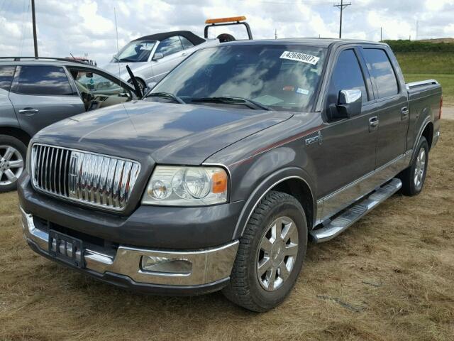 5LTPW165X6FJ05296 - 2006 LINCOLN MARK LT GRAY photo 2