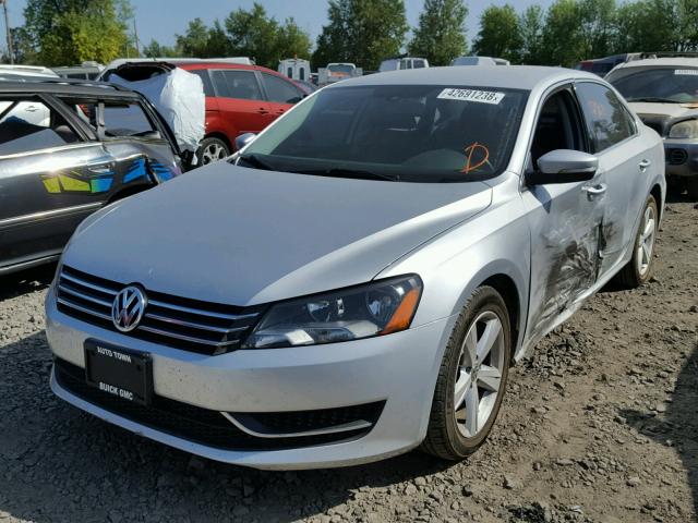 1VWBP7A37EC004670 - 2014 VOLKSWAGEN PASSAT SE SILVER photo 2