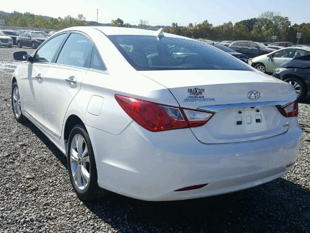 5NPEC4AC5BH104521 - 2011 HYUNDAI SONATA WHITE photo 3