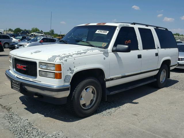 1GKFK16R6TJ756094 - 1996 GMC SUBURBAN K WHITE photo 2