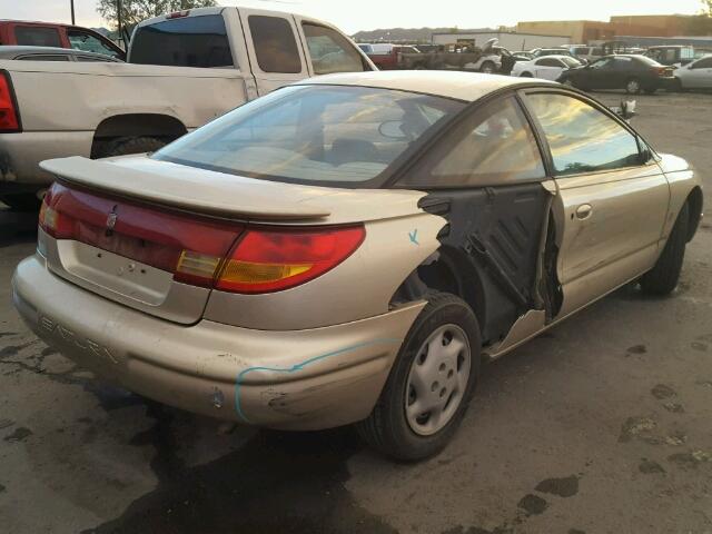 1G8ZG1277WZ222519 - 1998 SATURN SC2 GOLD photo 4