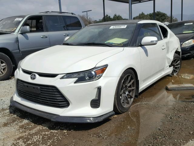 JTKJF5C79F3096588 - 2015 TOYOTA SCION TC WHITE photo 2